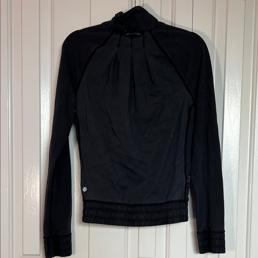 Women's Black Jacket Lululemon Scuba Collared neck zip up athletic sweater - Picture 6 of 8